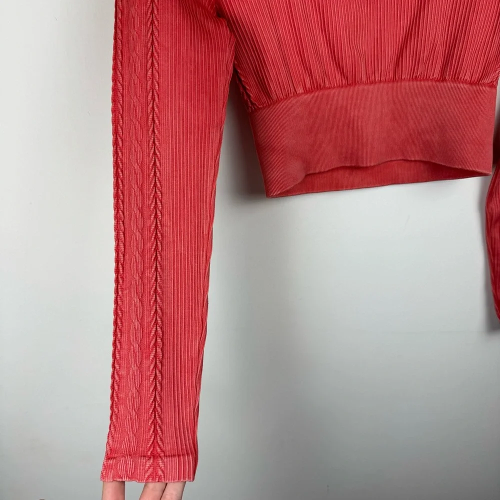 Aerie Offline Big Chill Seamless Long Sleeve T-Shirt Crop Top Sz Small Coral